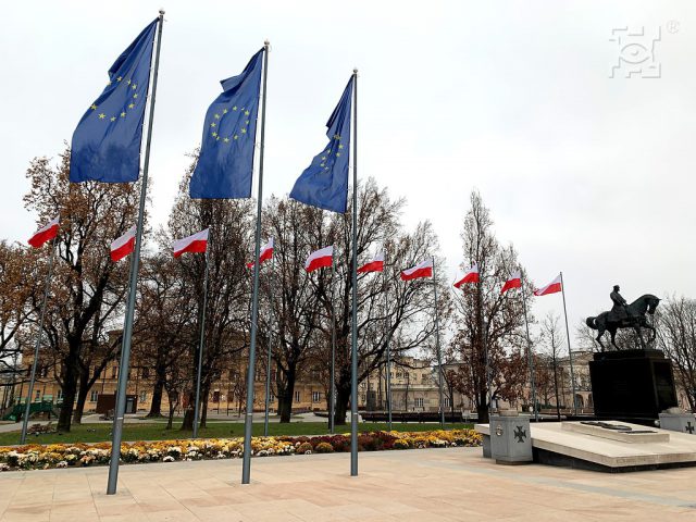 Miasto Lublin sprzeciwia się wetowaniu budżetu unijnego. Na ulicach pojawią się symbole europejskie, trębacz odegra „Odę do radości”
