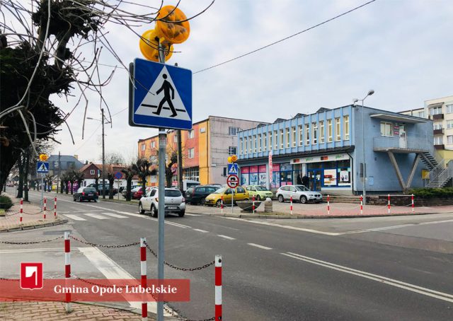 Piesi mają być bezpieczniejsi. Na przejściach w Opolu Lubelskim zamontowano ostrzegawczą sygnalizację (zdjęcia)