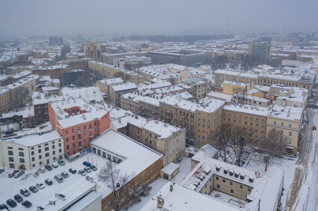 Lublin pod śniegową pierzyną. Zobacz zdjęcia z drona