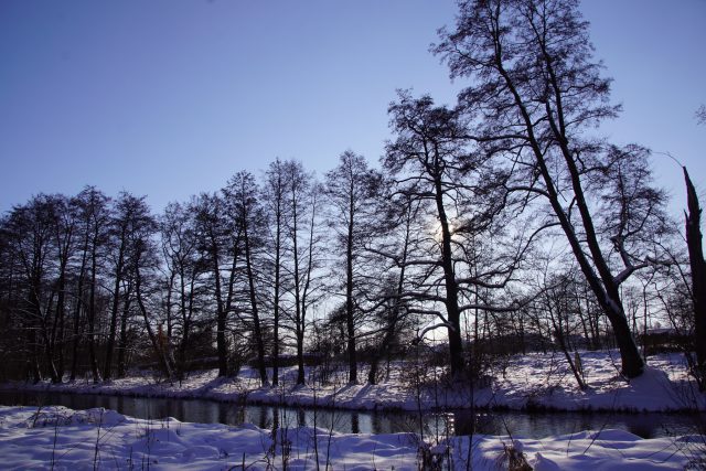 Bystrzyca w zimowej scenerii (zdjęcia)