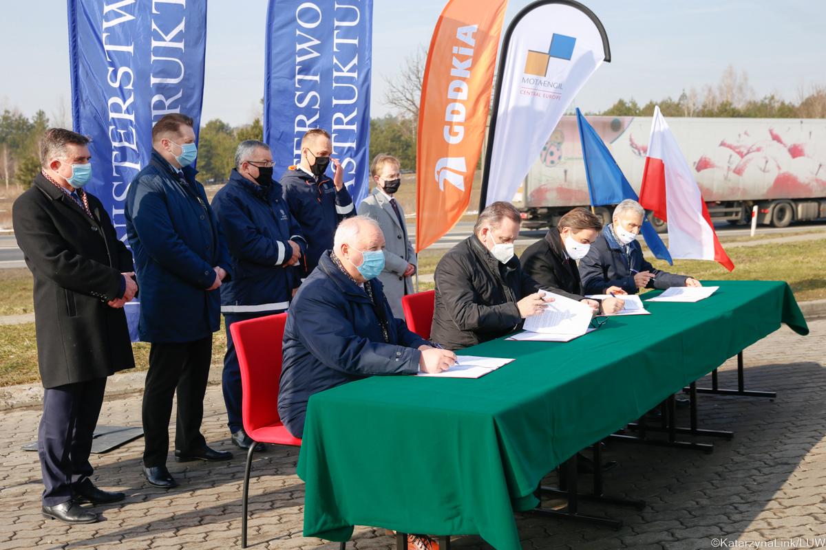 Podpisano umowę na budowę trasy S19 Lublin – Lubartów. „Nazwisko Adamczyk powinno być wymawiane z wielkim szacunkiem” (zdjęcia)