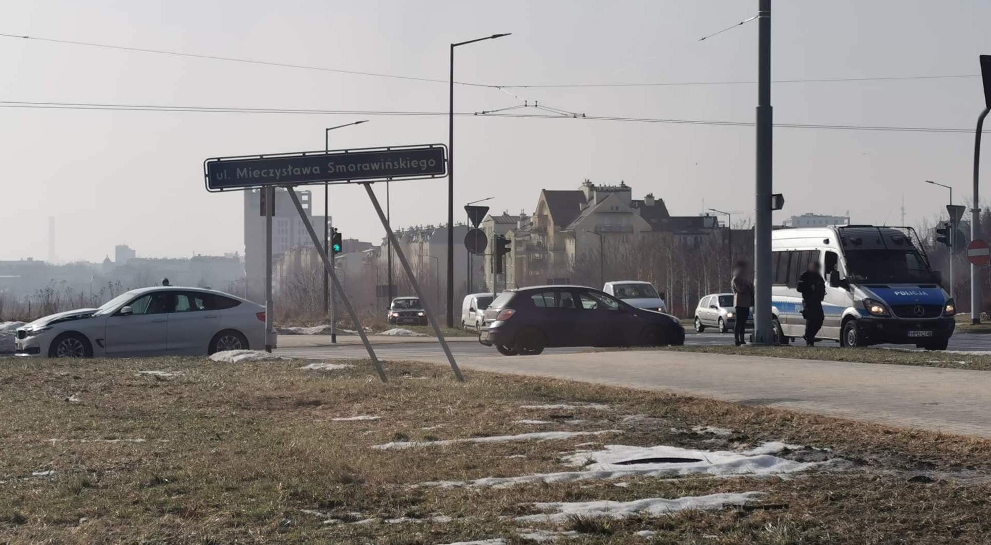 Kolejna poranna kolizja w Lublinie. Zderzenie BMW z oplem na skrzyżowaniu (zdjęcia)