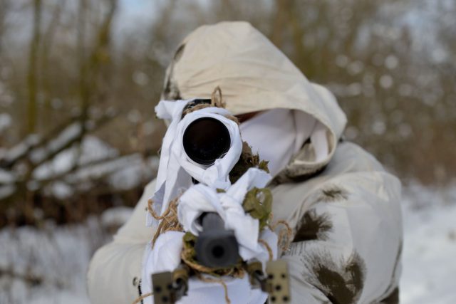 Terytorialsi z Dęblina odbyli kurs dla strzelców wyborowych (zdjęcia)