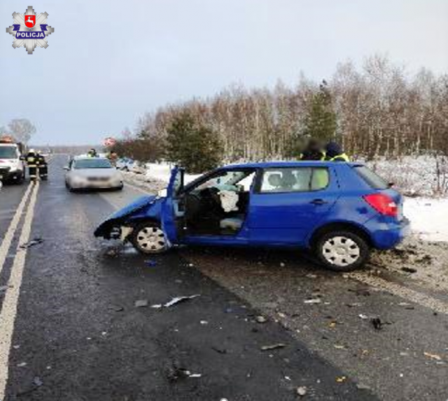 Tragiczny finał wypadku na obwodnicy Lubartowa. W zderzeniu dwóch pojazdów zginęła kobieta (zdjęcia)
