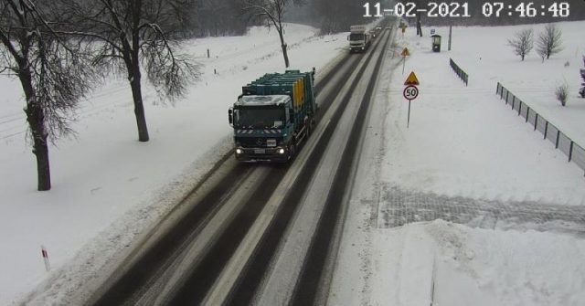 Wszystkie drogi krajowej w regionie są przejezdne, miejscami jest biało (zdjęcia)