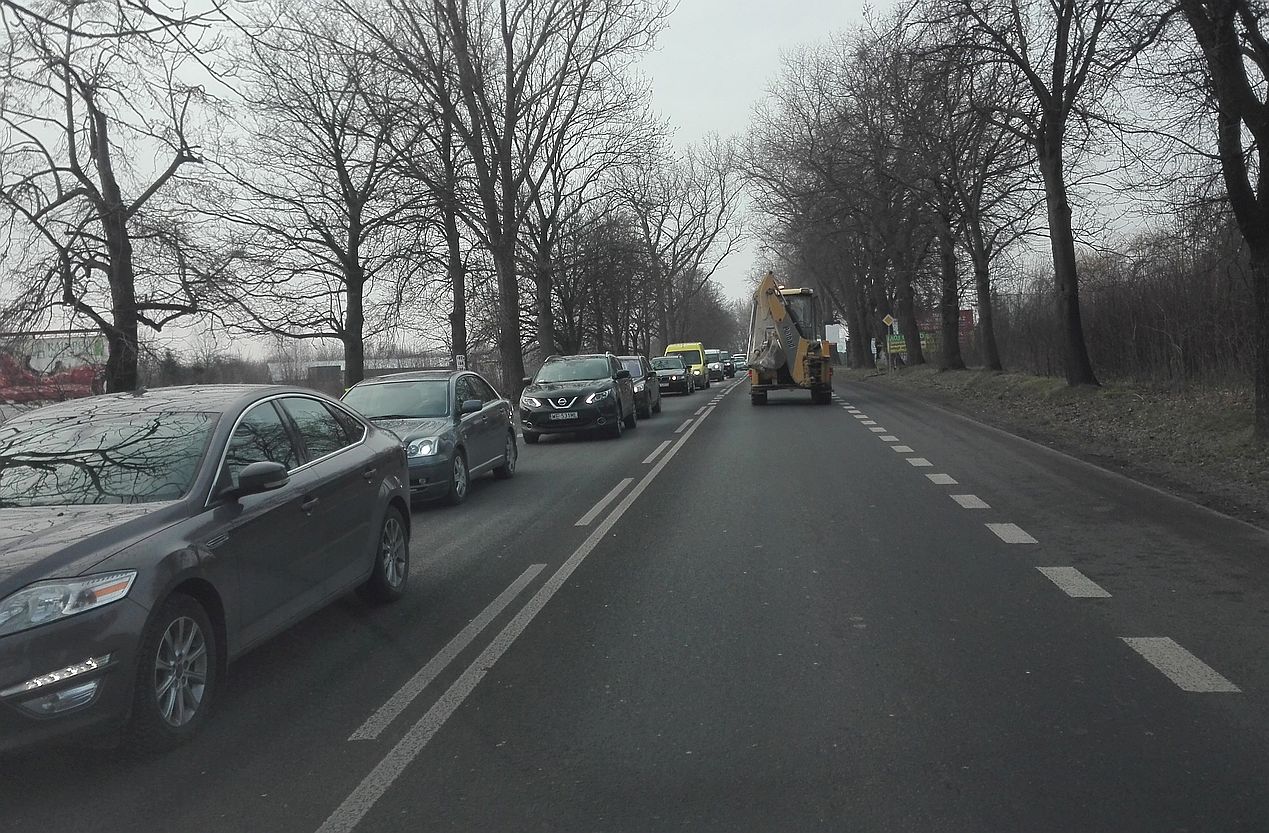 Duże korki na wjeździe do Lublina od strony Kraśnika. Sytuacja szybko nie ulegnie zmianie (zdjęcia)