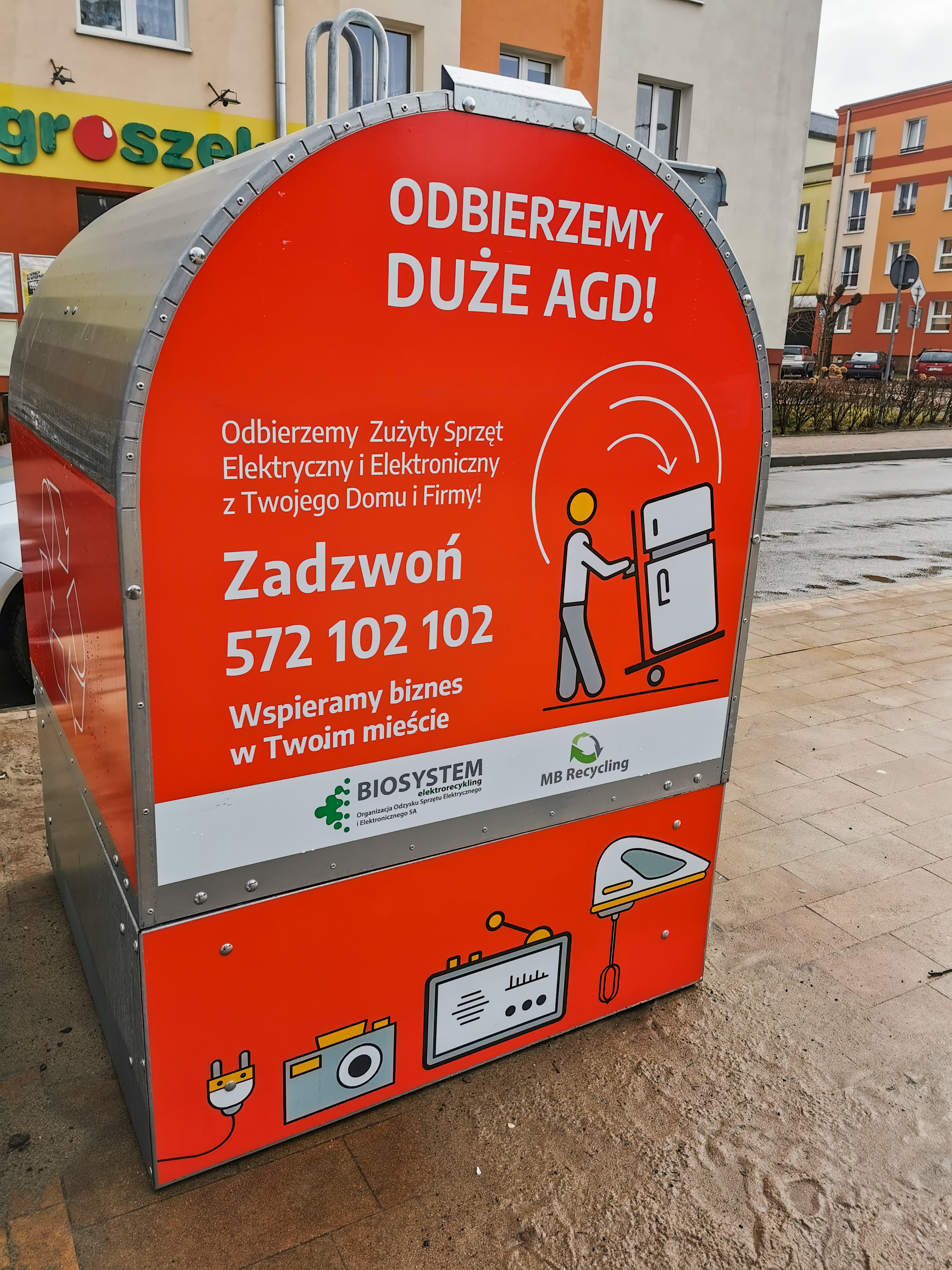W Kraśniku ustawione zostaną pojemniki na elektroodpady. Miasto zyska za to pasiekę (zdjęcia)