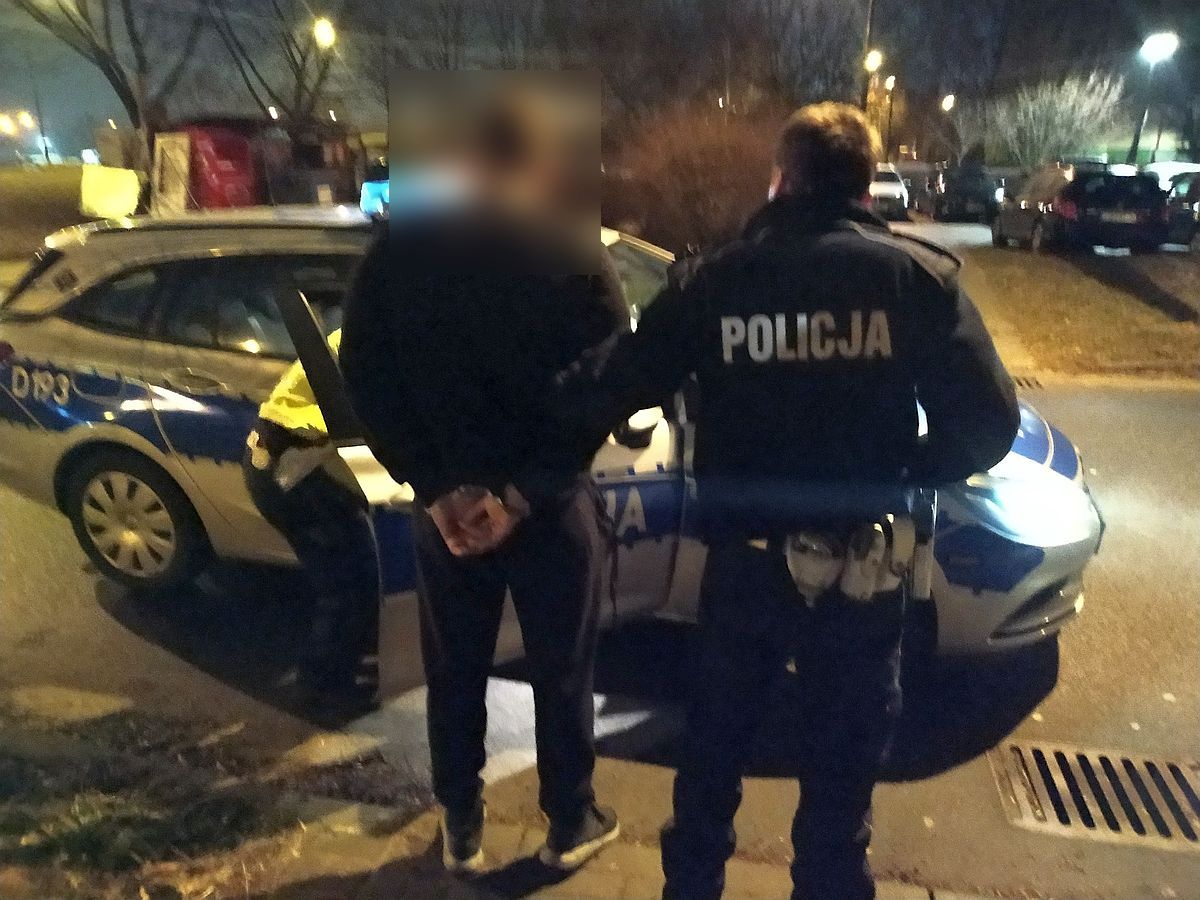 Nocny pościg policji ze Świdnika do Lublina. W seacie znaleziono sprzęt do wycinania katalizatorów (zdjęcia)