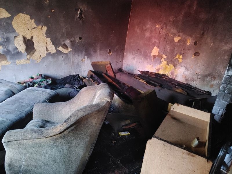 Pożar w opuszczonym budynku mieszkalnym (zdjęcia)