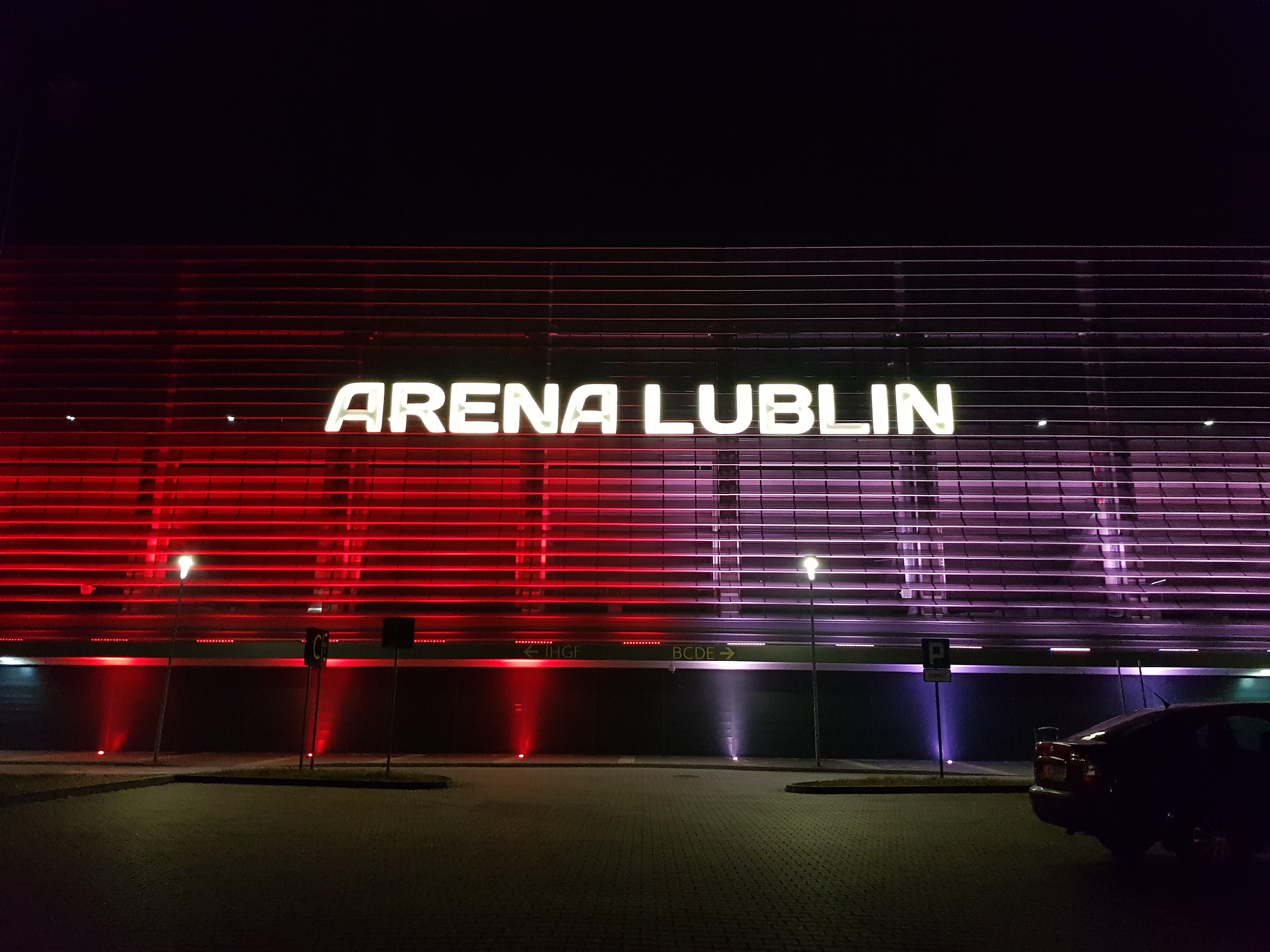 Lublin w biało-czerwono-białych barwach. To wyraz solidarności z Białorusią (zdjęcia)