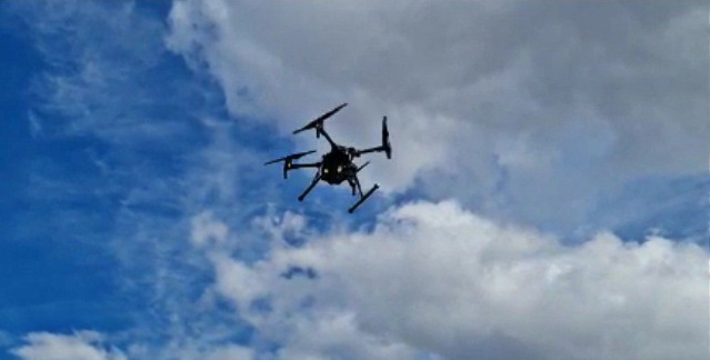 Policjanci polowali na piratów drogowych z drona (zdjęcia)
