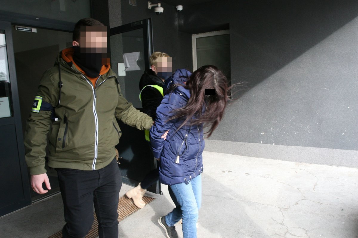 Lubelscy policjanci rozbili grupę przestępczą czerpiącą zyski z prostytucji. Sześć osób trafiło do tymczasowego aresztu (wideo, zdjęcia)