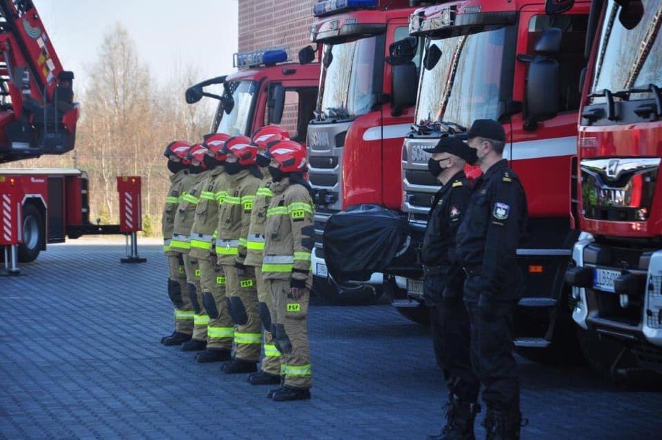 Z centrum miasta na jego obrzeża. Strażacy z Lubartowa przeprowadzili się do nowej siedziby (zdjęcia)
