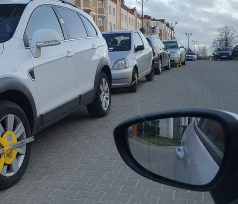 Kierowcy twierdzą, że nęka ich straż miejska. Jak się okazuje, strażników wzywają sąsiedzi (zdjęcia)