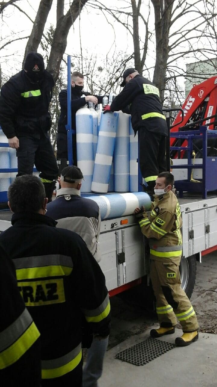 Strażacy transportowali tlen do szpitala w Hrubieszowie (zdjęcia)