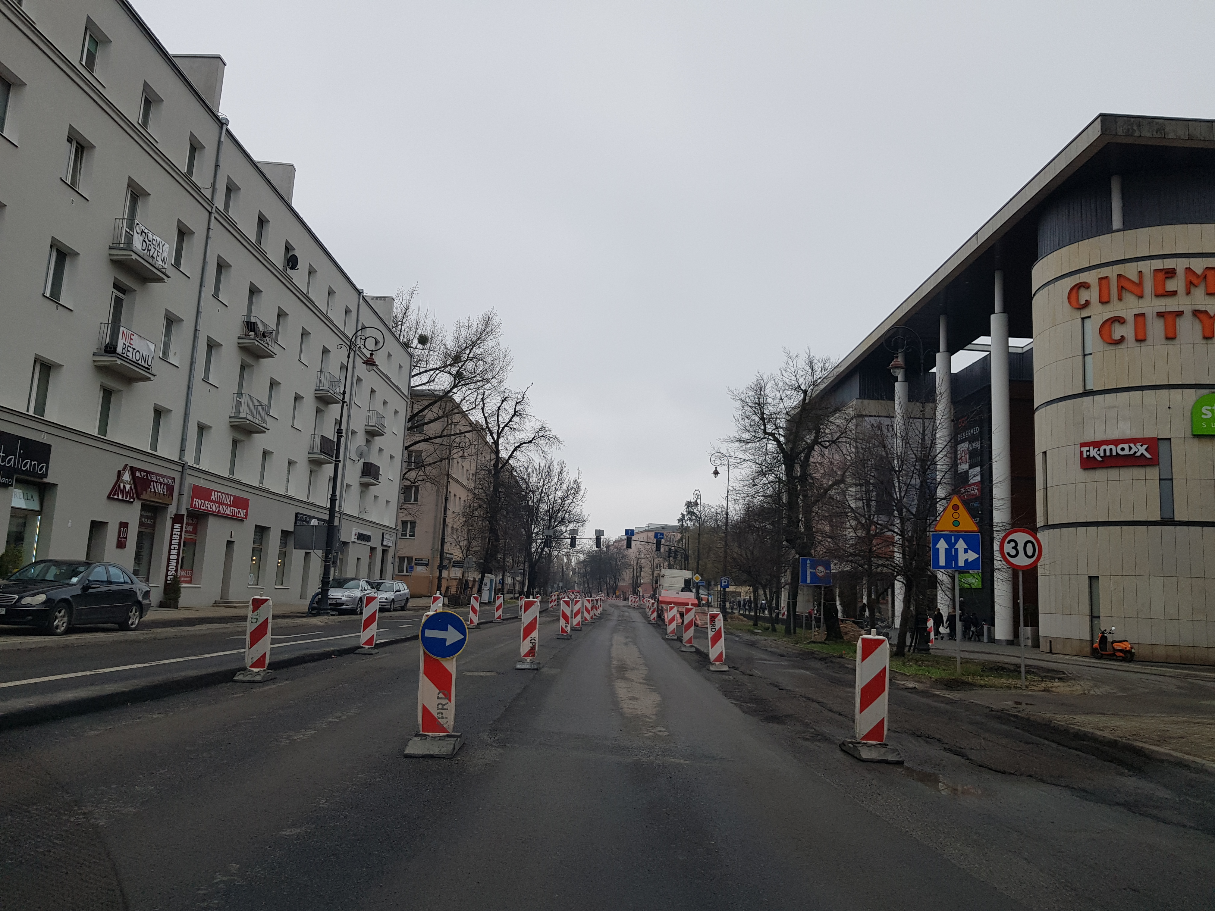 W poniedziałek przywrócony zostanie ruch na ul. Lipowej. Linie komunikacji miejskiej wracają na podstawowe trasy (zdjęcia)