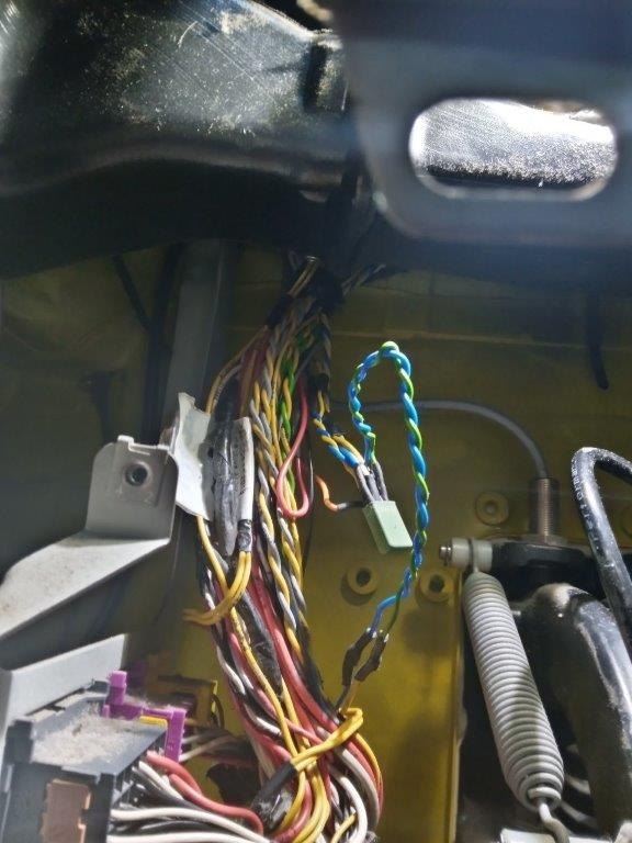 Gdy kierowca prowadził pojazd, tachograf zapisywał, że odpoczywa. „Ciekawe rozwiązanie techniczne” (zdjęcia)