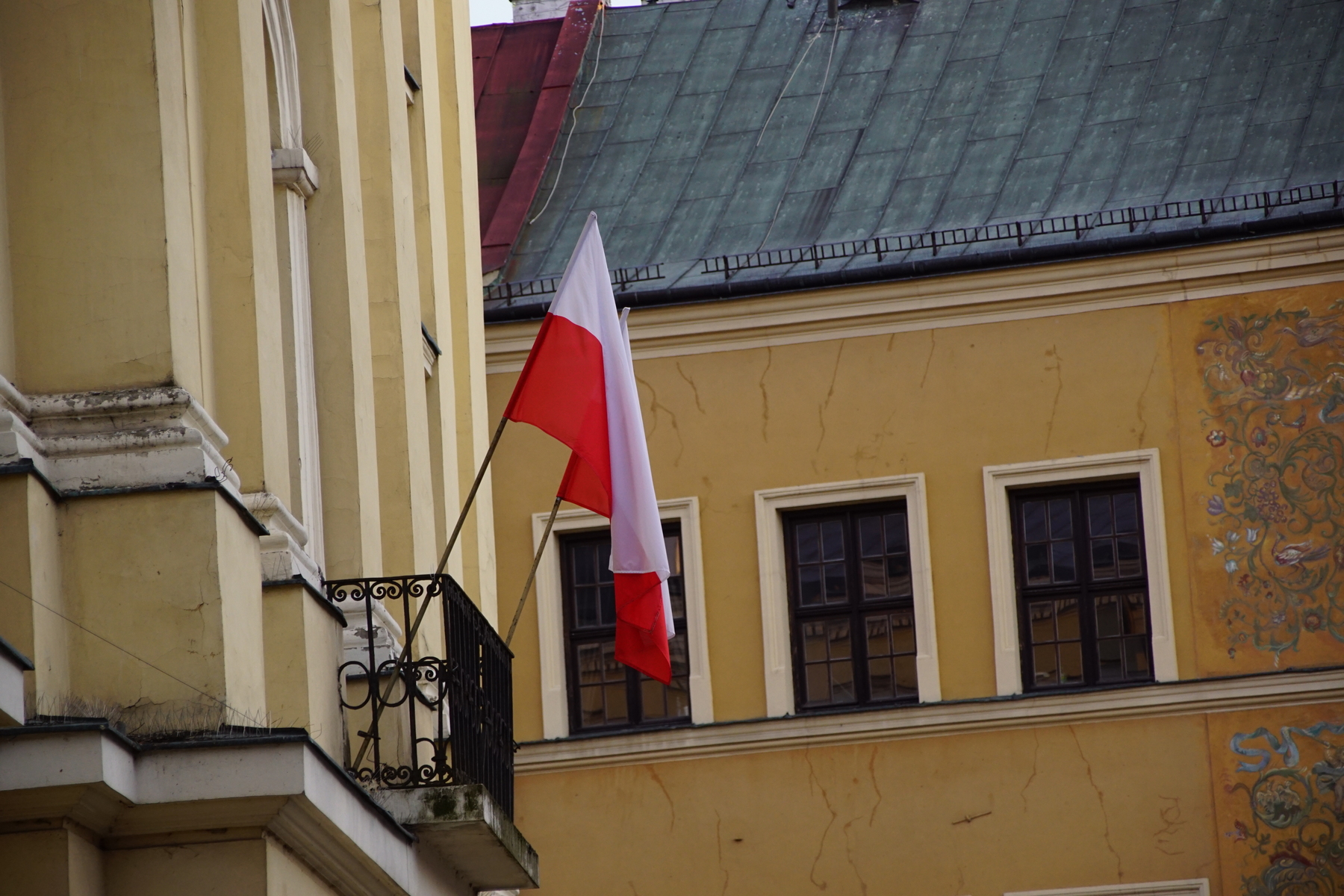 Lublin jest już gotowy na Dzień Flagi Rzeczypospolitej Polskiej i 230. rocznicę uchwalenia Konstytucji 3 Maja (zdjęcia)
