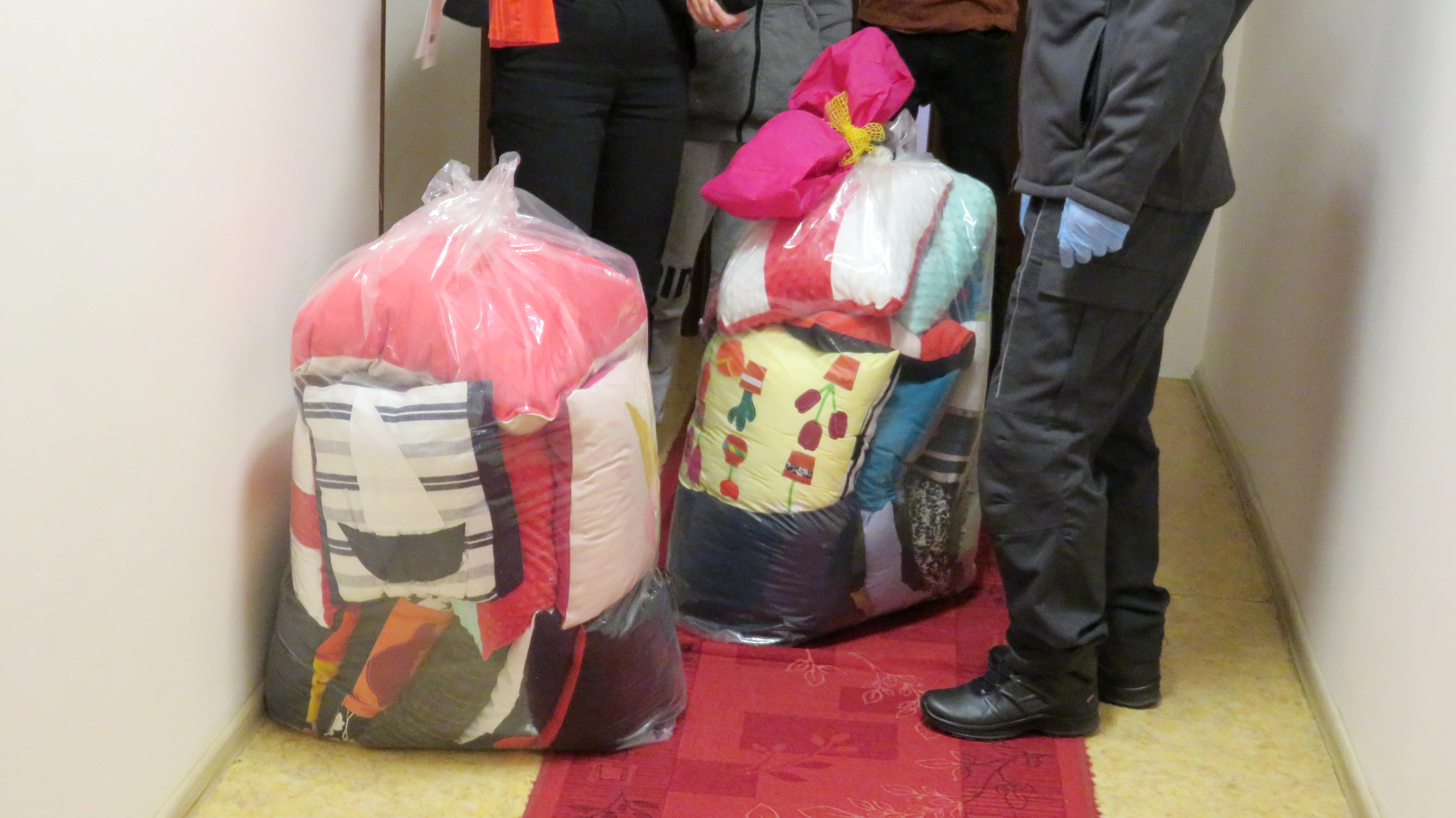 Funkcjonariusze Aresztu Śledczego w Lublinie przekazali dary dla Domu Dziecka w Kijanach (zdjęcia)