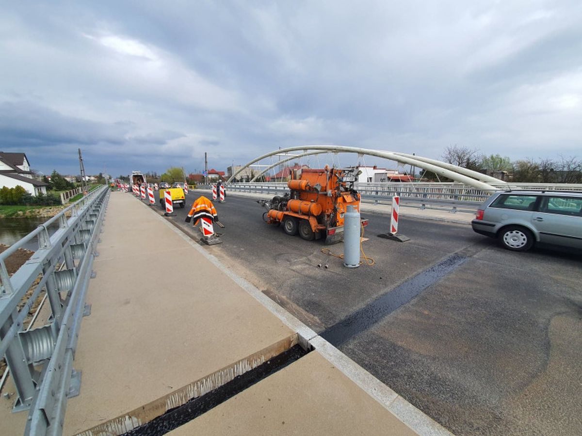 Nowy most poddano ciężkiej próbie. Wyniki pokazały, że jest bezpieczny (zdjęcia)