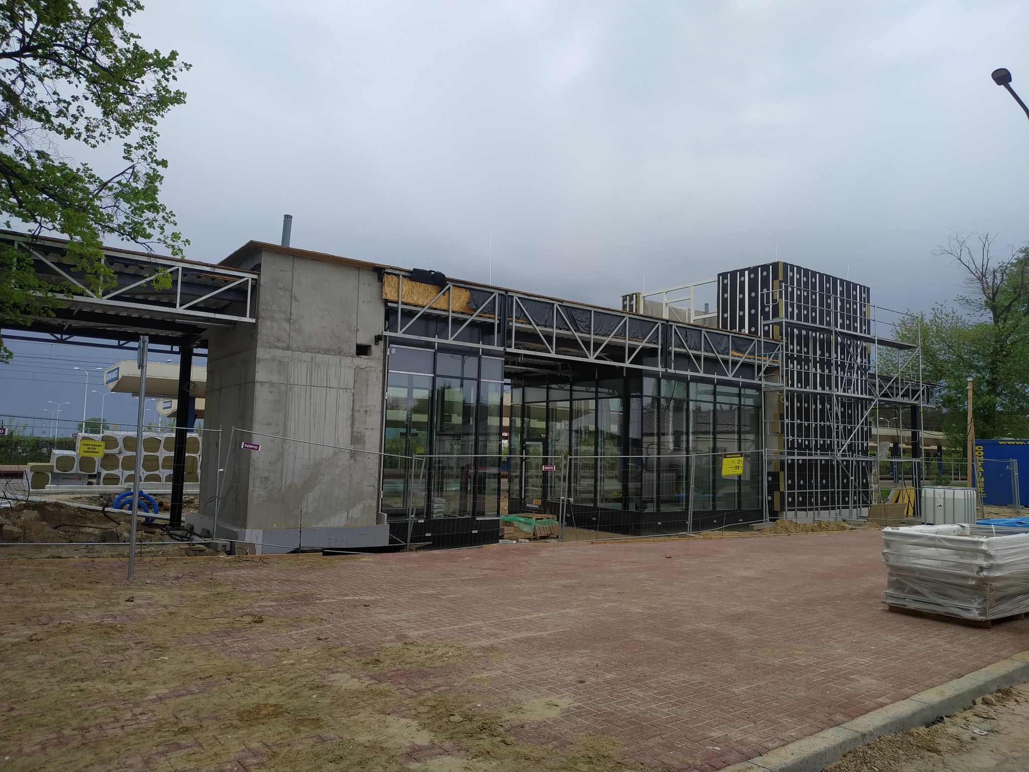 Budynek nowego dworca już stoi. Pozostały prace wykończeniowe (zdjęcia)
