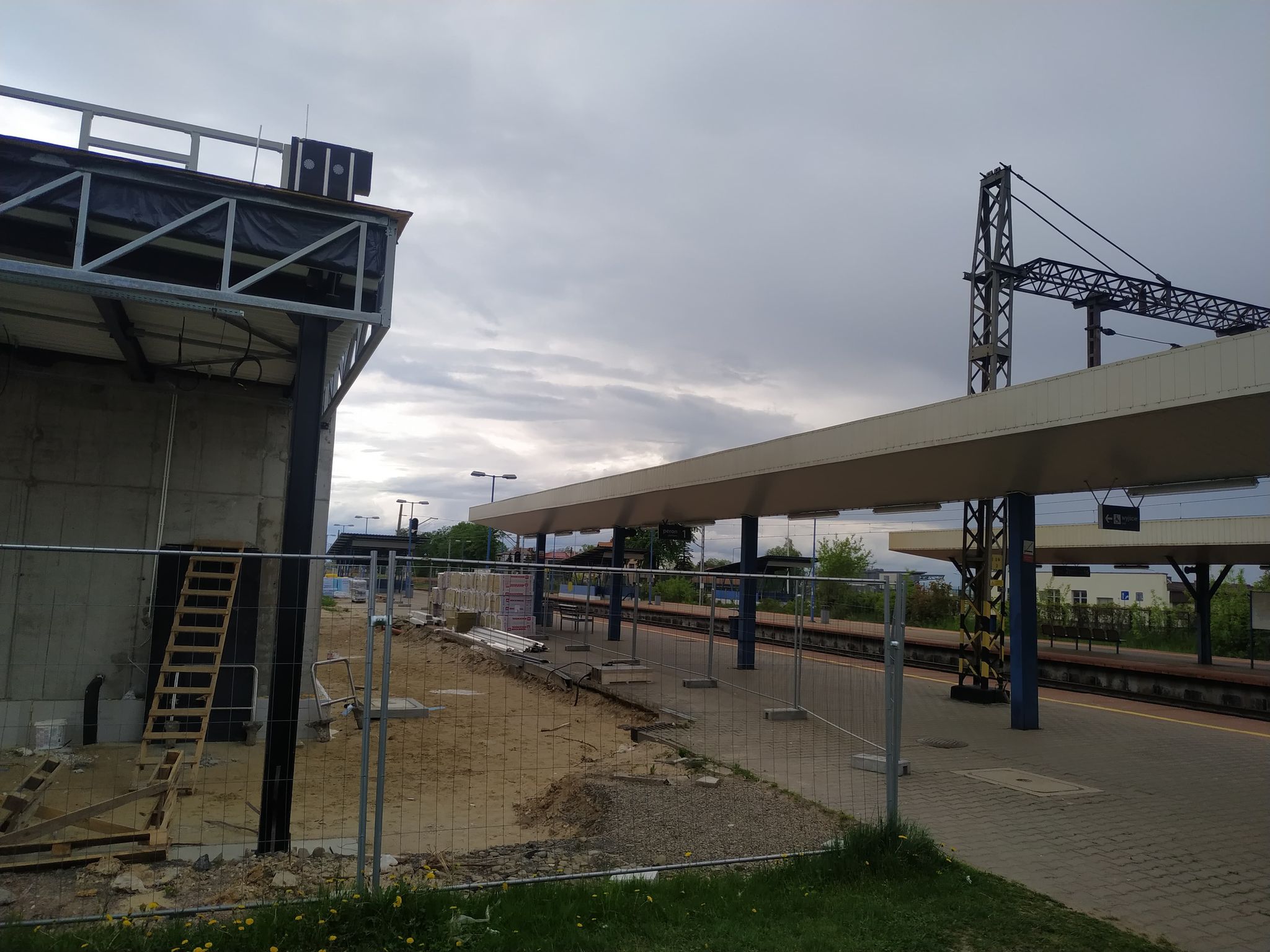 Budynek nowego dworca już stoi. Pozostały prace wykończeniowe (zdjęcia)