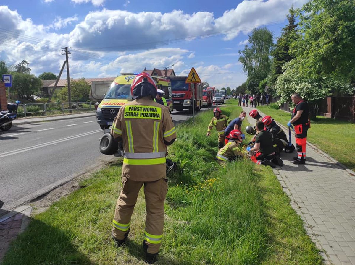 Kolejny wypadek na quadzie, tym razem zderzył się z ciężarówką. Po rannego przyleciał śmigłowiec (zdjęcia)