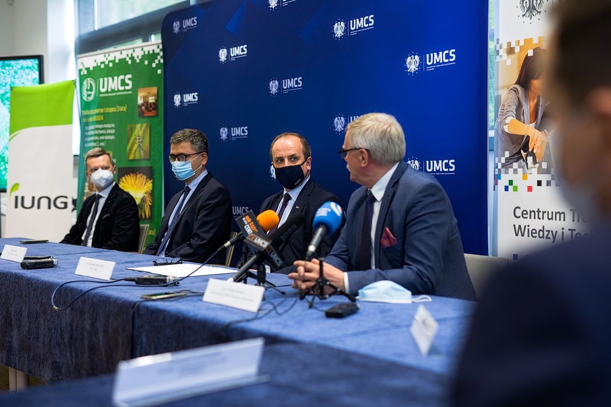 UMCS udzielił licencji na cztery wynalazki. Innowacyjny bionawóz trafi do produkcji (zdjęcia)