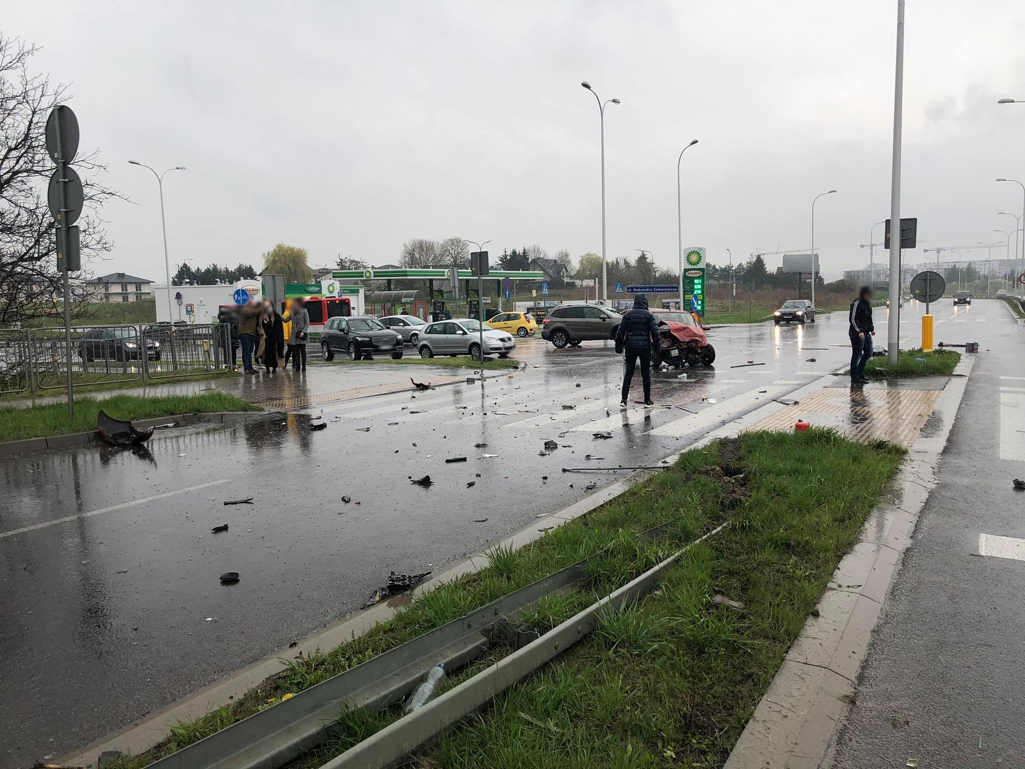 Groźny wypadek w Lublinie, skrzyżowanie jest częściowo nieprzejezdne (zdjęcia)