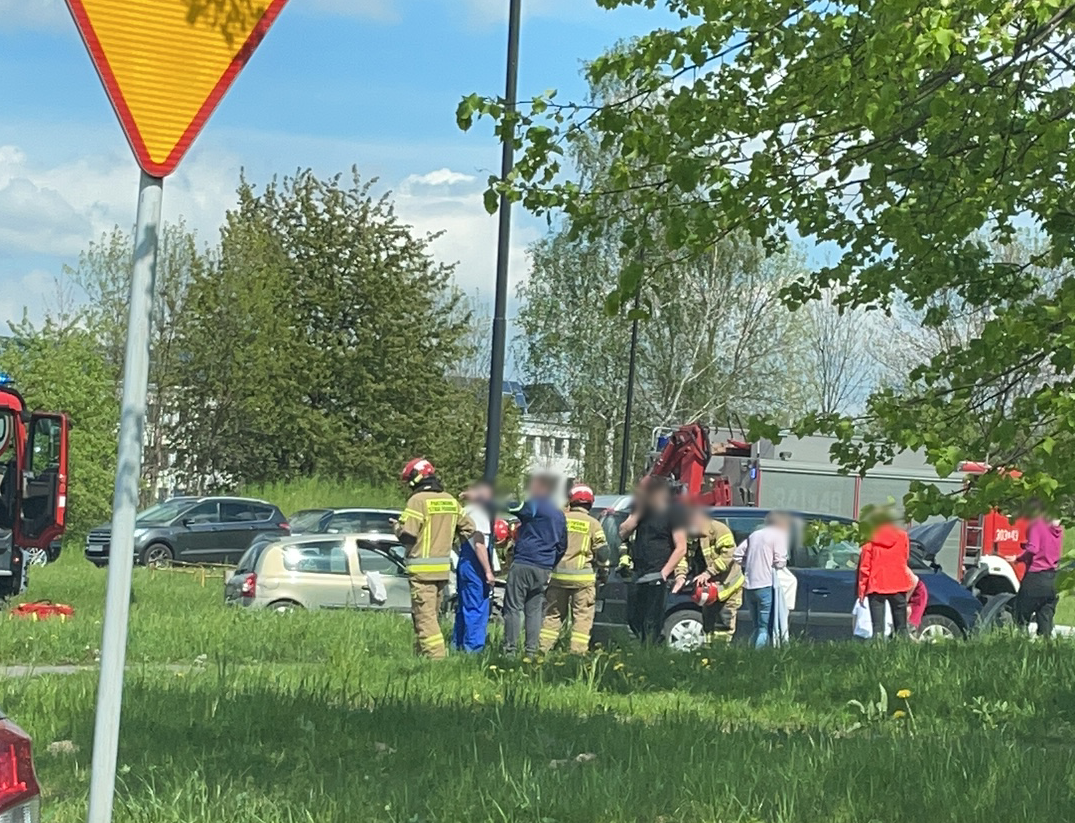 Wypadek na skrzyżowaniu, duże utrudnienia w ruchu na wyjeździe z Lublina (zdjęcia)