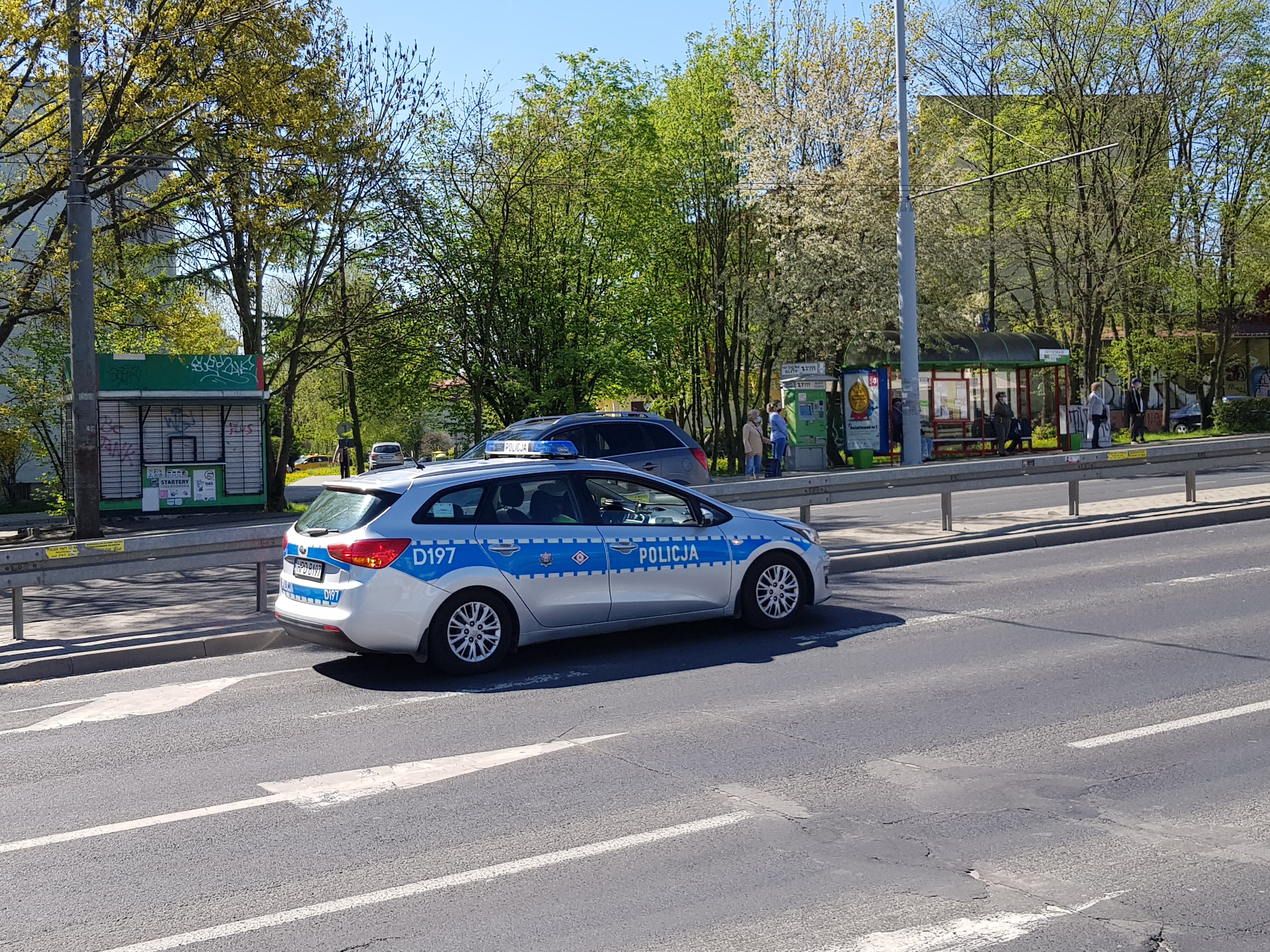 Zderzenie trzech pojazdów na al. Kraśnickiej. Jeden pas częściowo zablokowany (zdjęcia)