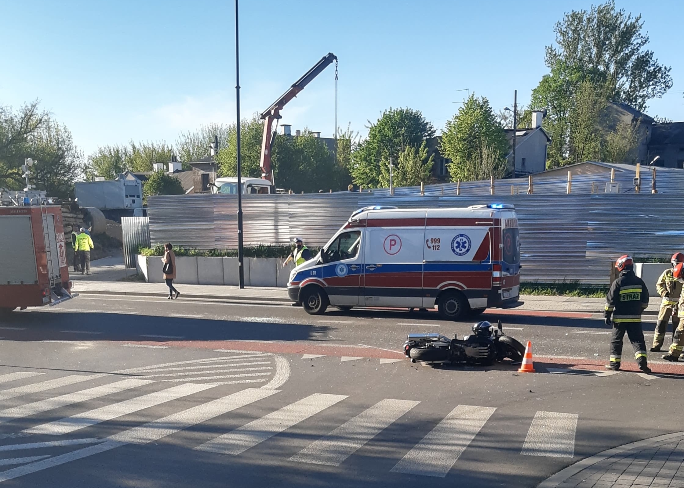 Po wypadku z udziałem motocyklisty zablokowana ul. Kalinowszczyzna (zdjęcia)
