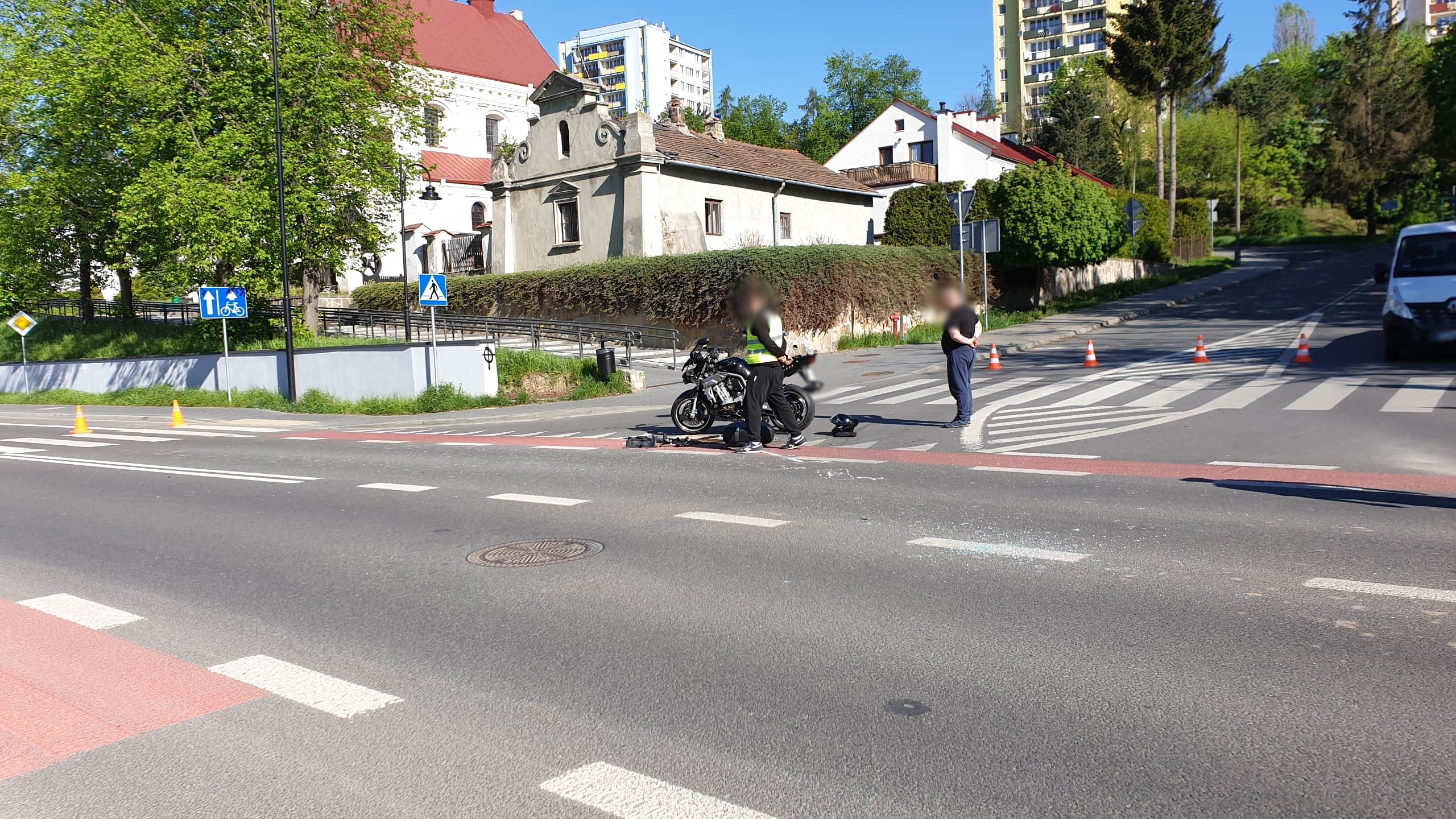 Po wypadku z udziałem motocyklisty zablokowana ul. Kalinowszczyzna (zdjęcia)