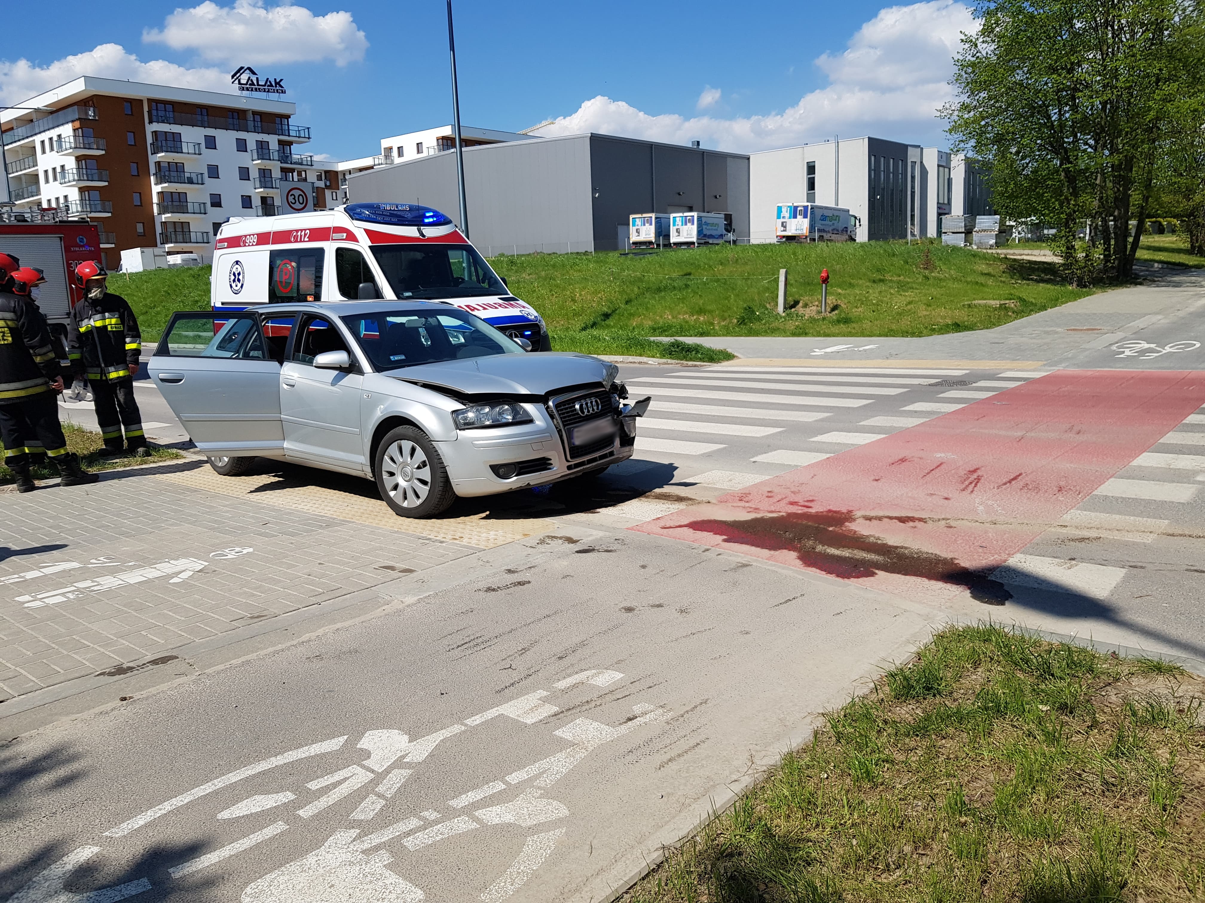 Zderzenie audi z autobusem na skrzyżowaniu w Lublinie (zdjęcia)