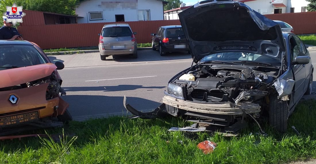 Wymuszenie pierwszeństwa przejazdu przyczyną zderzenia trzech pojazdów (zdjęcia)