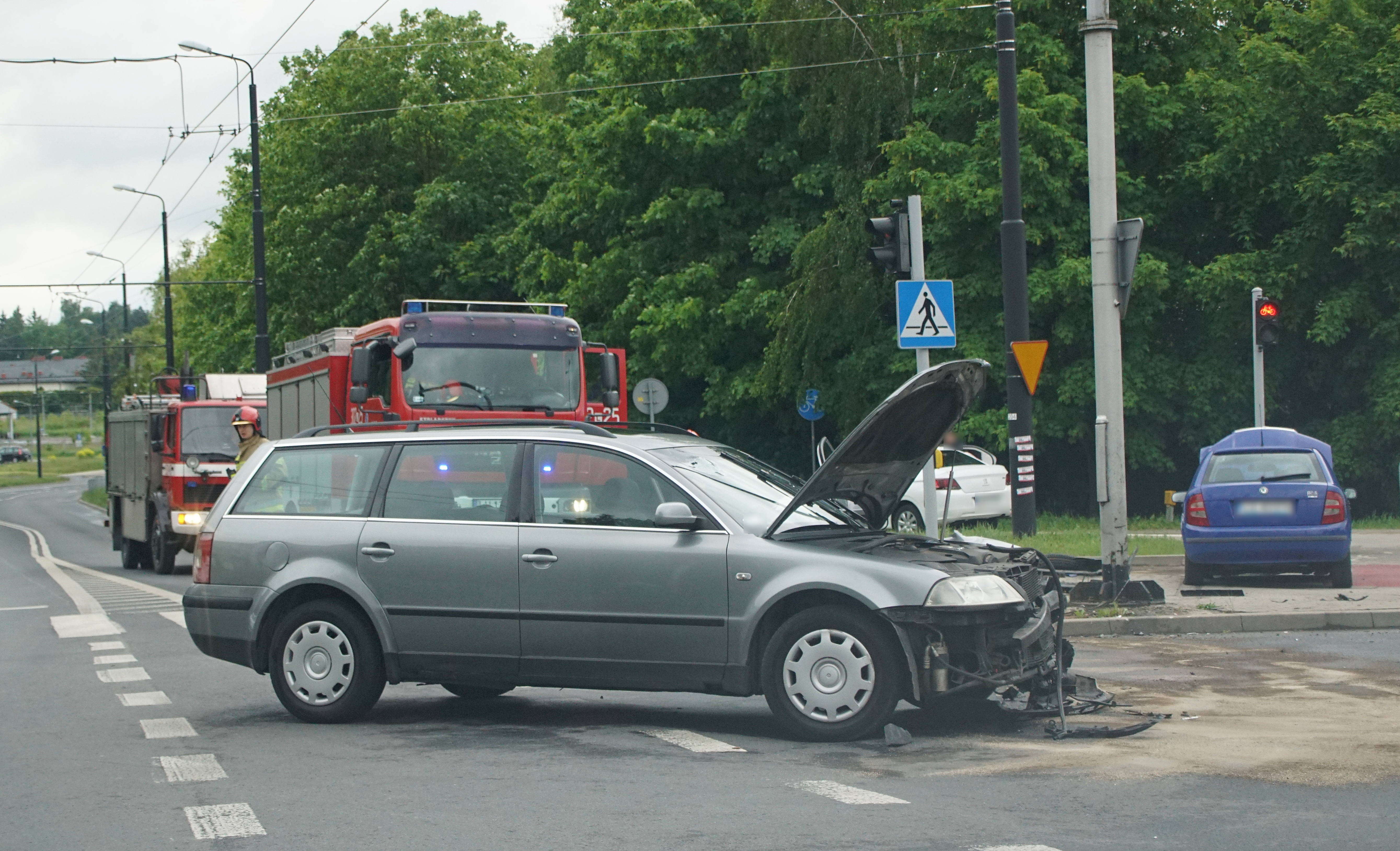 Pośpiech i nieuwaga przyczyną groźnego zdarzenia drogowego w Lublinie (zdjęcia)
