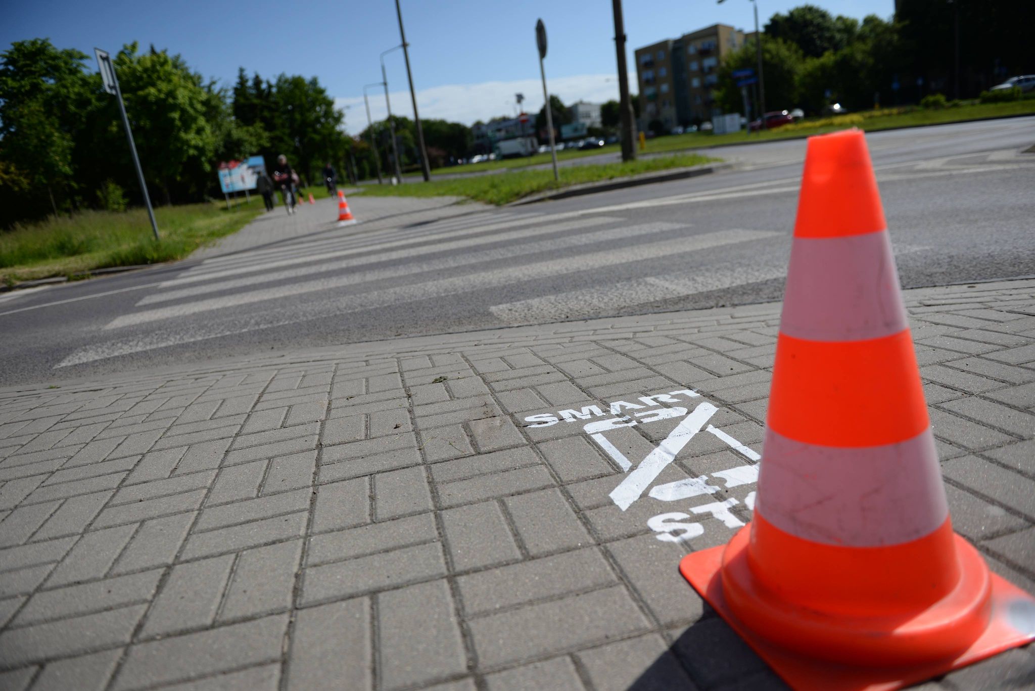 Kolejne miasto w naszym regionie stawia na piktogramy przed przejściami dla pieszych (zdjęcia)