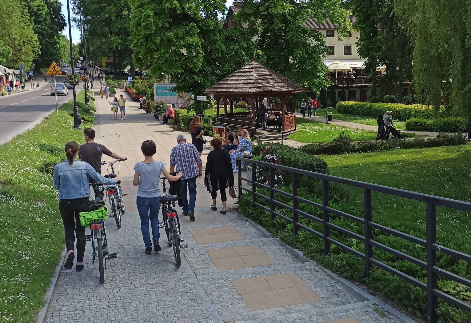 Nałęczów, Kazimierz Dolny i Roztocze przeżywają oblężenie turystów (zdjęcia)
