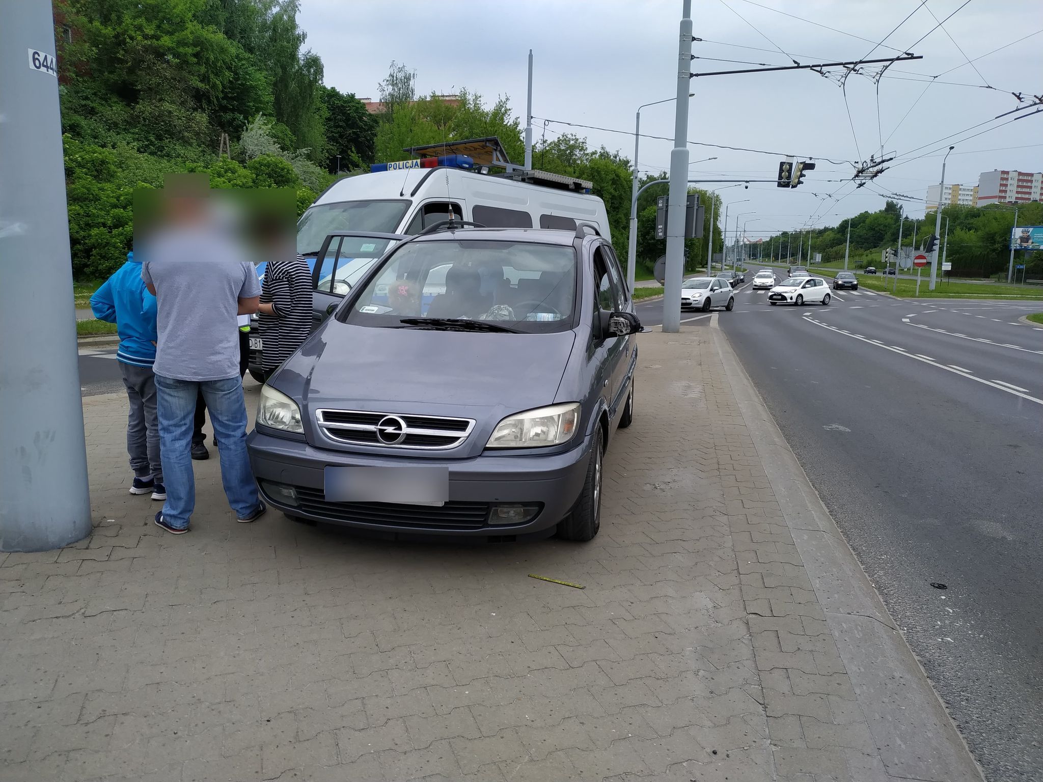 Pijany kierowca wpadł przed własnym ślubem. Doprowadził do kolizji, jechał z dzieckiem (zdjęcia)