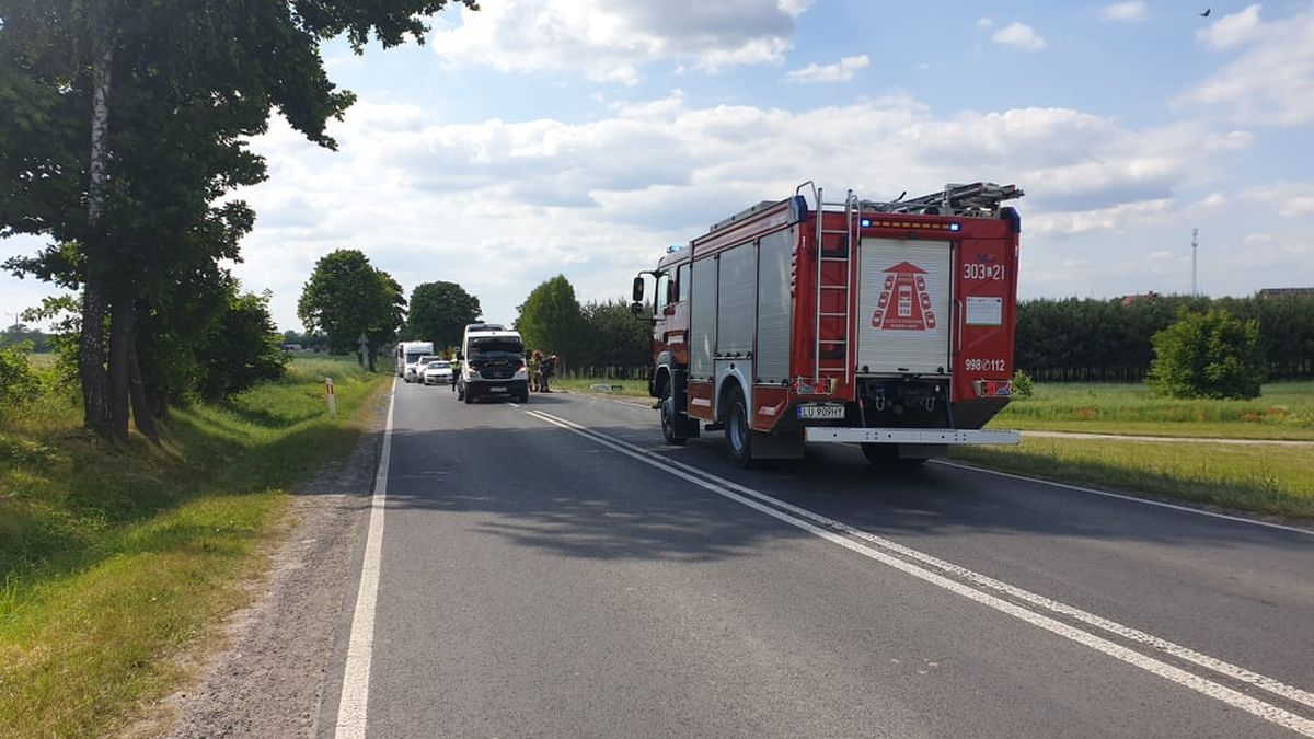 Skręcał w lewo, nie ustąpił pierwszeństwa przejazdu. Trasa Lublin – Łęczna była zablokowana (zdjęcia)