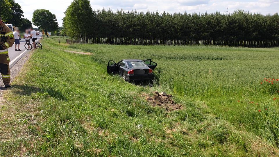 Skręcał w lewo, nie ustąpił pierwszeństwa przejazdu. Trasa Lublin – Łęczna była zablokowana (zdjęcia)