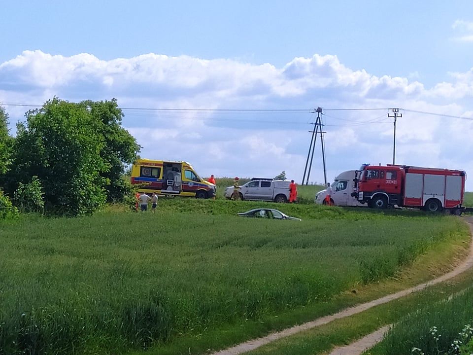 Skręcał w lewo, nie ustąpił pierwszeństwa przejazdu. Trasa Lublin – Łęczna była zablokowana (zdjęcia)