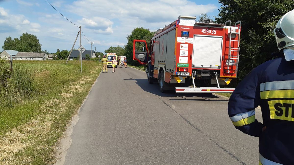 Po pijanemu wsiadł na motorower, wjechał w ogrodzenie posesji. Śmigłowiec zabrał go do szpitala (zdjęcia)