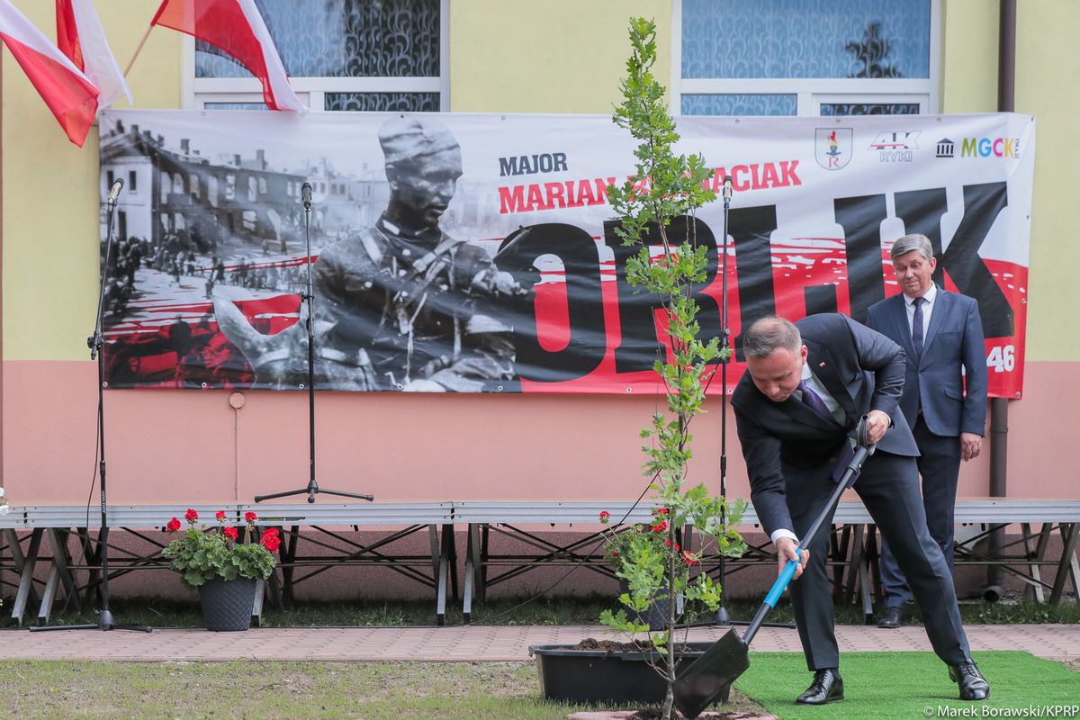 Prezydent Andrzej Duda na Lubelszczyźnie. Wspominał żołnierza wyklętego, obiecał pomoc poszkodowanym w nawałnicy (zdjęcia)