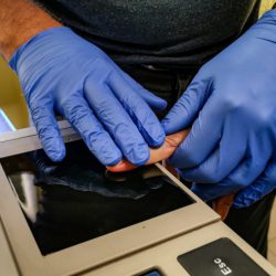 71-letni włamywacz z Lublina grasował w Białymstoku. Zdziwił się, jak zobaczył policjantów (wideo, zdjęcia)