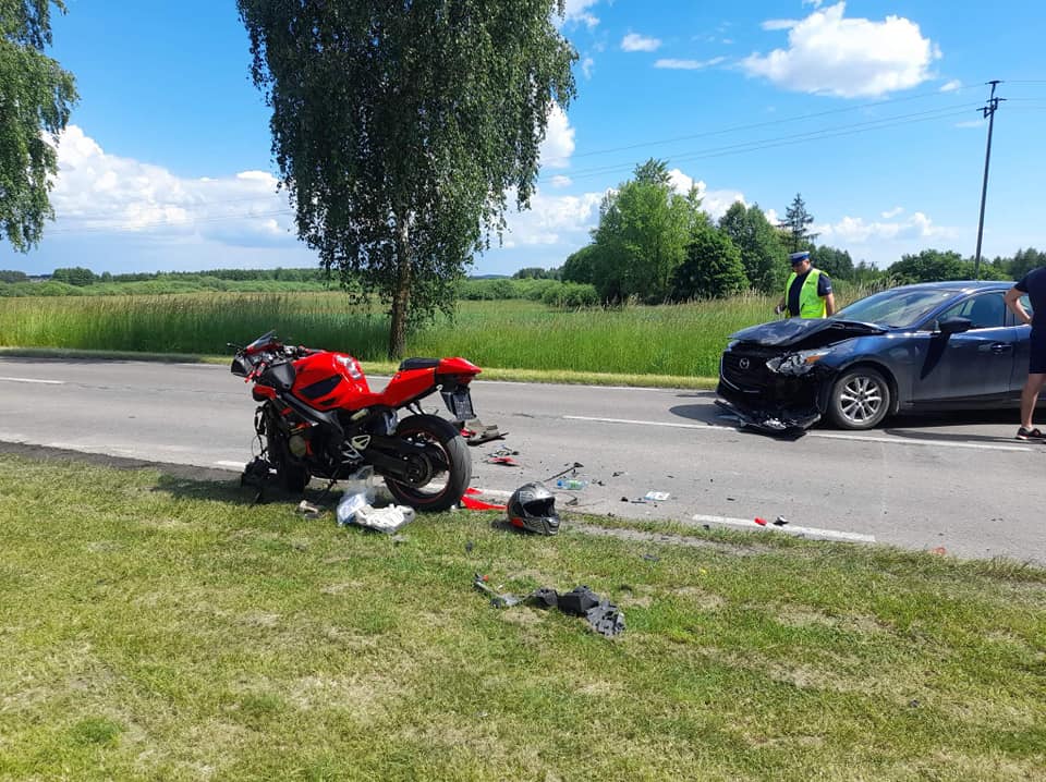 Kierujący motocyklem ze złamaniami trafił do szpitala (zdjęcia)
