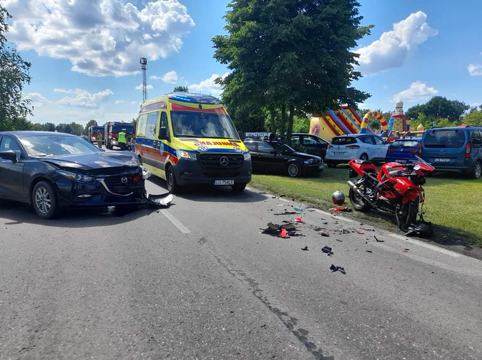 Kierujący motocyklem ze złamaniami trafił do szpitala (zdjęcia)