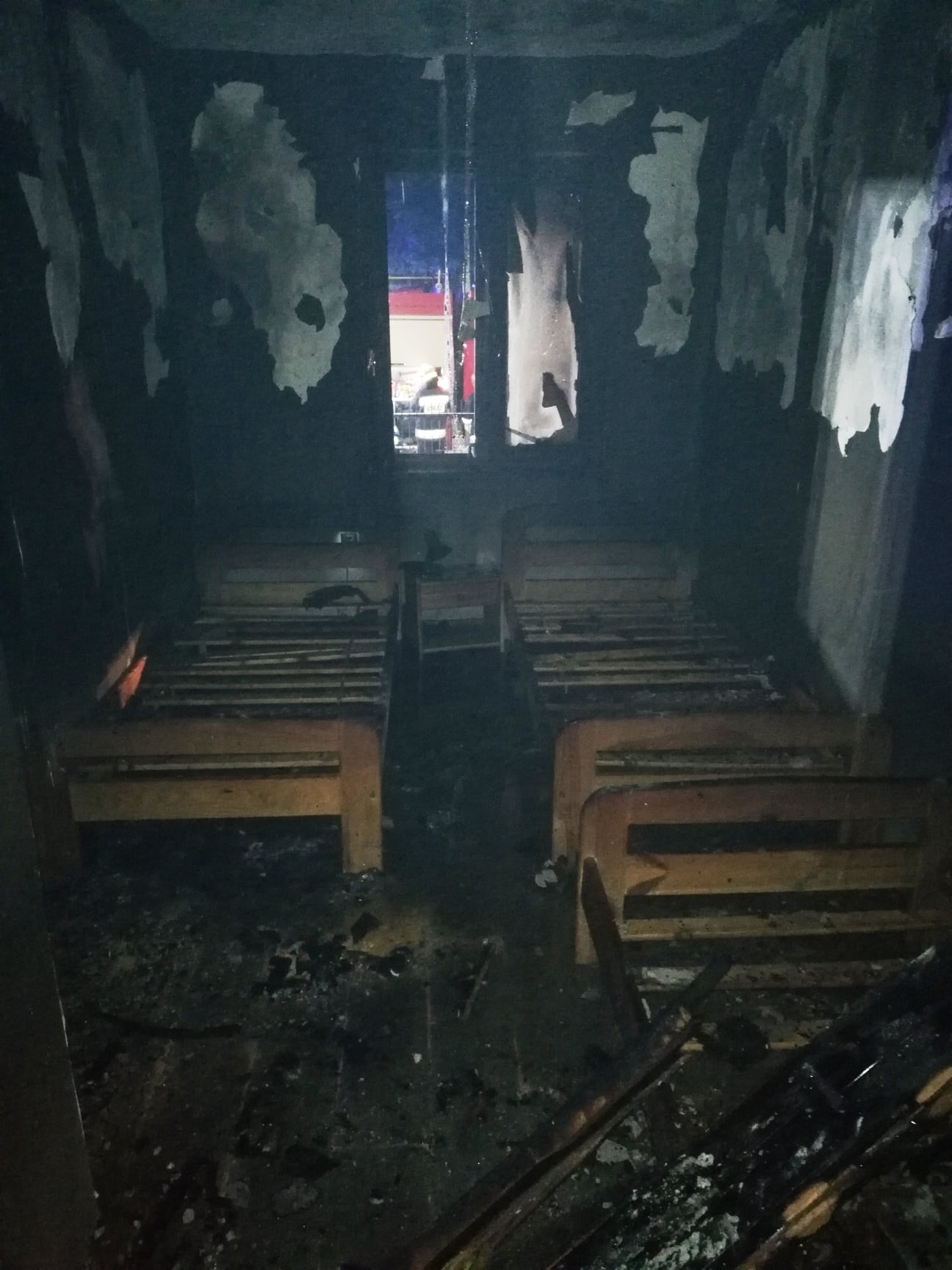 300 tys. złotych strat po pożarze budynku mieszkalnego (zdjęcia)