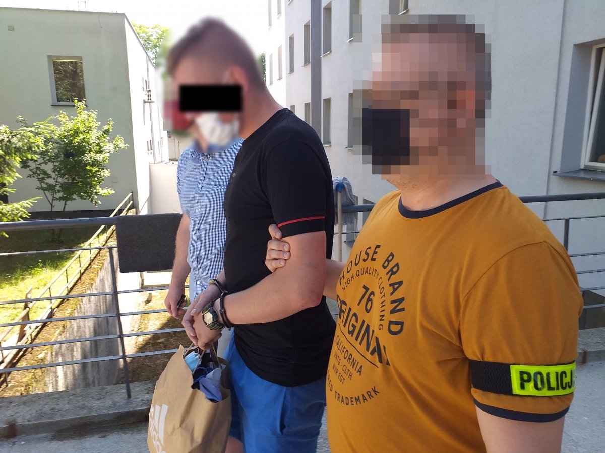 Emeryci z Lublina stracili 40 tys. złotych. Sprawcy trafili do aresztu za oszustwo „na policjanta” (zdjęcia)