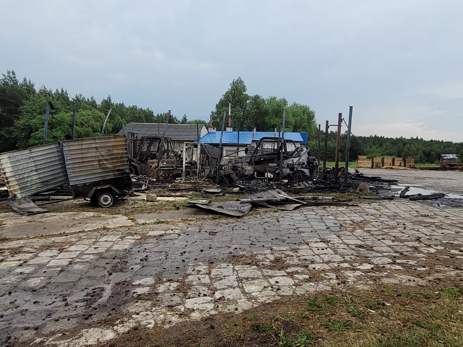 Podtopienia i pożary. Pracowita noc strażaków z powiatu biłgorajskiego (zdjęcia)